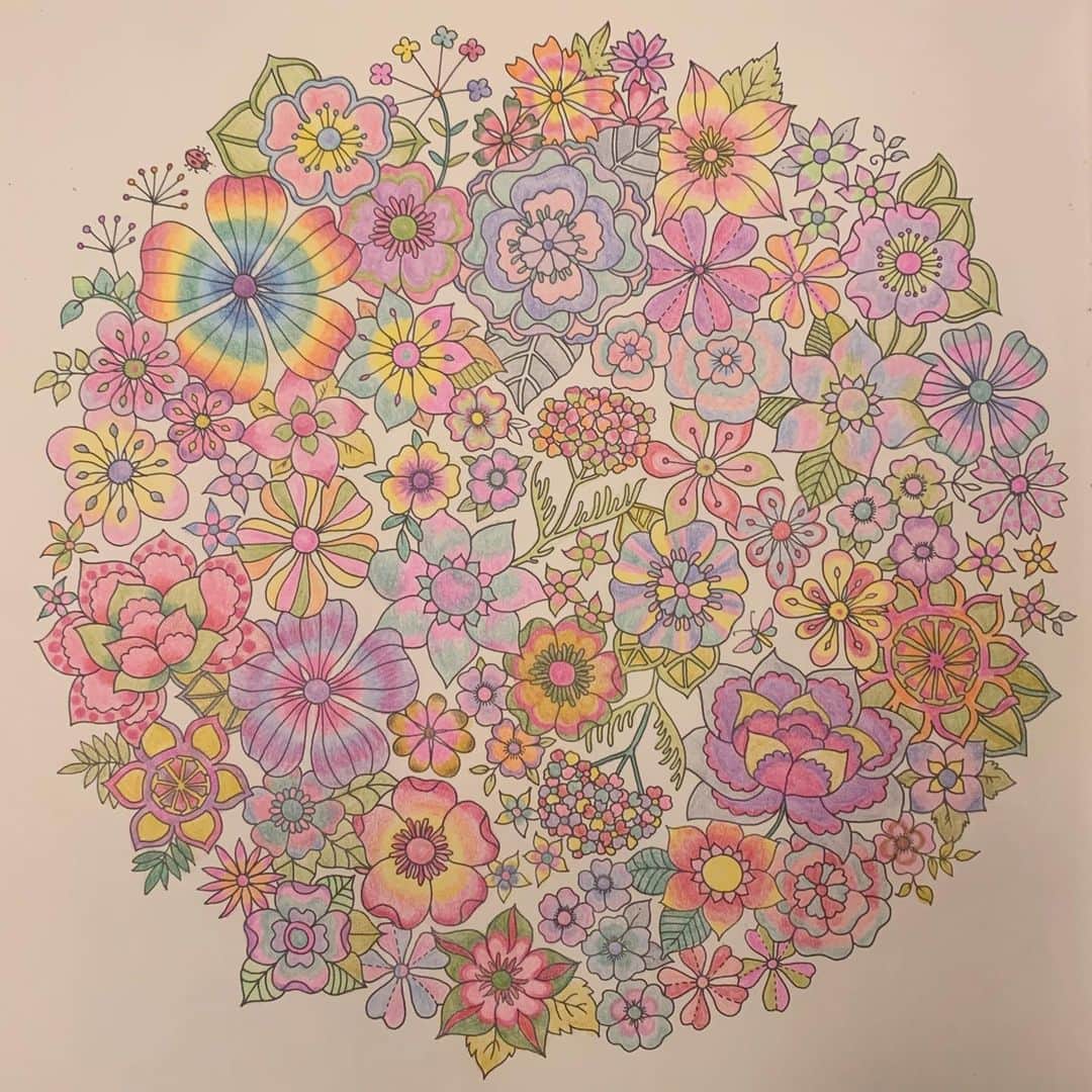 浅田真央さんのインスタグラム写真 浅田真央instagram 大人の塗り絵 4月8日 17時32分 Maoasada2509