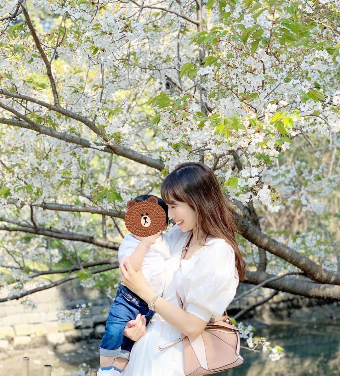 越馬千春さんのインスタグラム写真 - (越馬千春Instagram)「. 少し前の桜🌸✨ . . 今年はお花見出来なかったけど 来年こそしたいですね✨🌸 . . . 緊急事態宣言が出ましたね。 日本も今、みんなで頑張るとき。 未来の笑顔の為に頑張りましょう。 . #男の子ママ #ベイビー#👶#赤ちゃん#babyboy#赤ちゃんのいる生活 #ママライフ#ママ👩 #桜#cherryblossom #日本の桜」4月8日 18時08分 - chiharukoshiba
