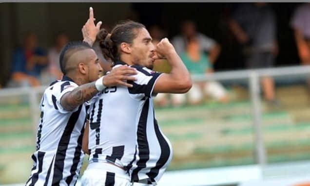 アルトゥーロ・ビダルさんのインスタグラム写真 - (アルトゥーロ・ビダルInstagram)「Feliz cumpleaños hermanito @martincaceres_7 ❤️🎂🎈🎉🎂🎈🎂 Bendiciones crack!!!🙏🏽💪🏽 te extraño ❤️」4月8日 18時22分 - kingarturo23oficial