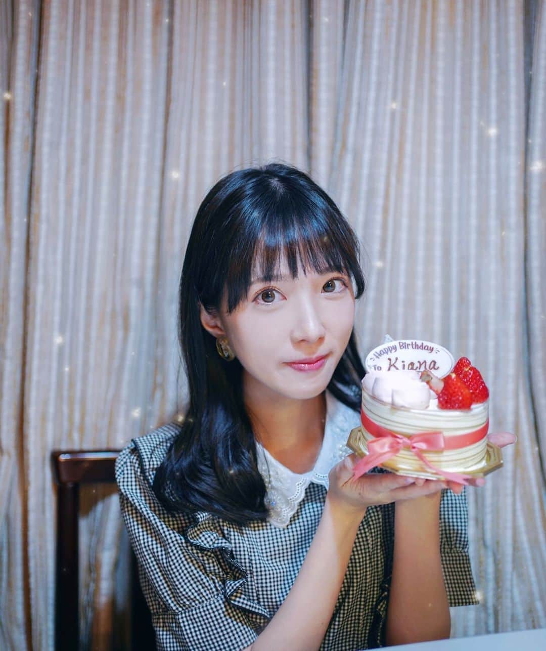 キアナのインスタグラム：「｛ 𝟕 𝐭𝐡 𝐀𝐩𝐫𝐢𝐥 ｝ 𝙷𝚊𝚙𝚙𝚢 𝙱𝚒𝚛𝚝𝚑𝚍𝚊𝚢 𝚝𝚘 𝙼𝙴 ᙏ̤̫ ♡ ... 第一次搞虛擬birthday party🤣 仲收到好多虛擬生日禮物 哈哈哈...嗚嗚嗚嗚嗚嗚🥺🥺🥺 ... #おうち時間 #おうちじかん #誕生日会 #誕生日」
