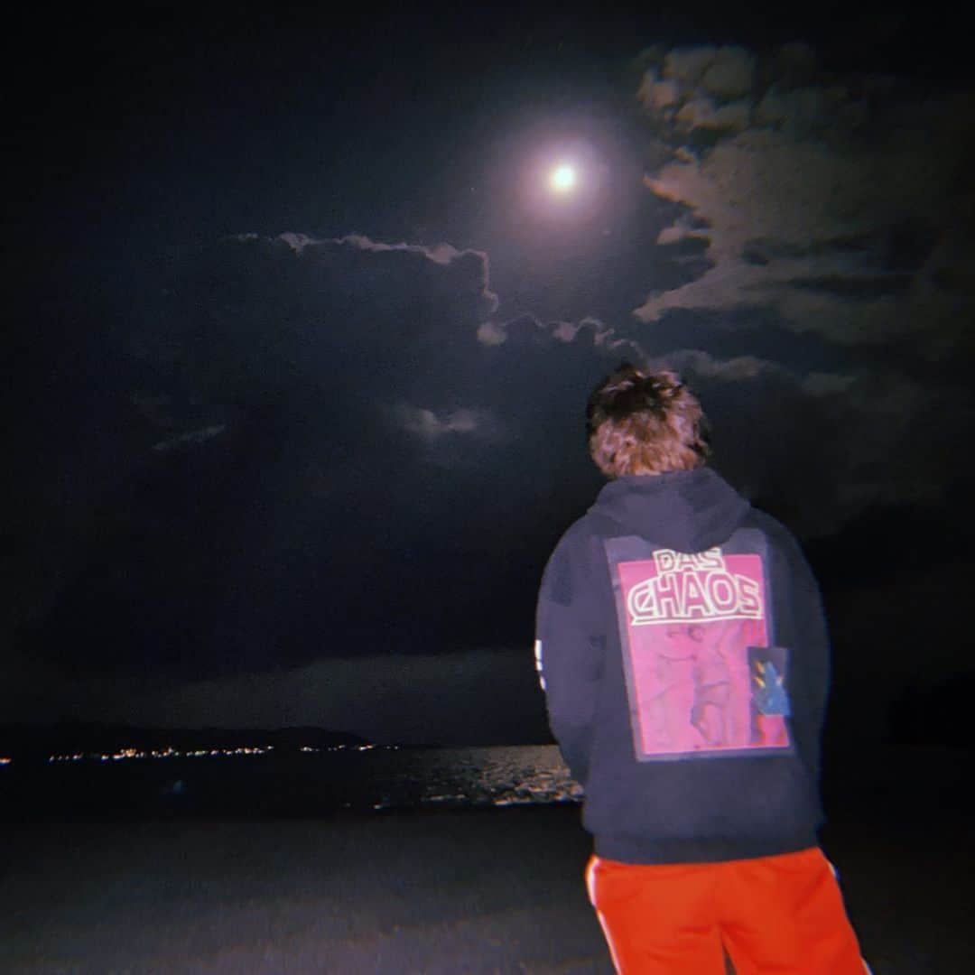 きんふんぱーりーさんのインスタグラム写真 - (きんふんぱーりーInstagram)「千葉の海🌙.*·̩͙ #海  #千葉  #月  #moon  #夜」4月8日 21時00分 - toshi_kp
