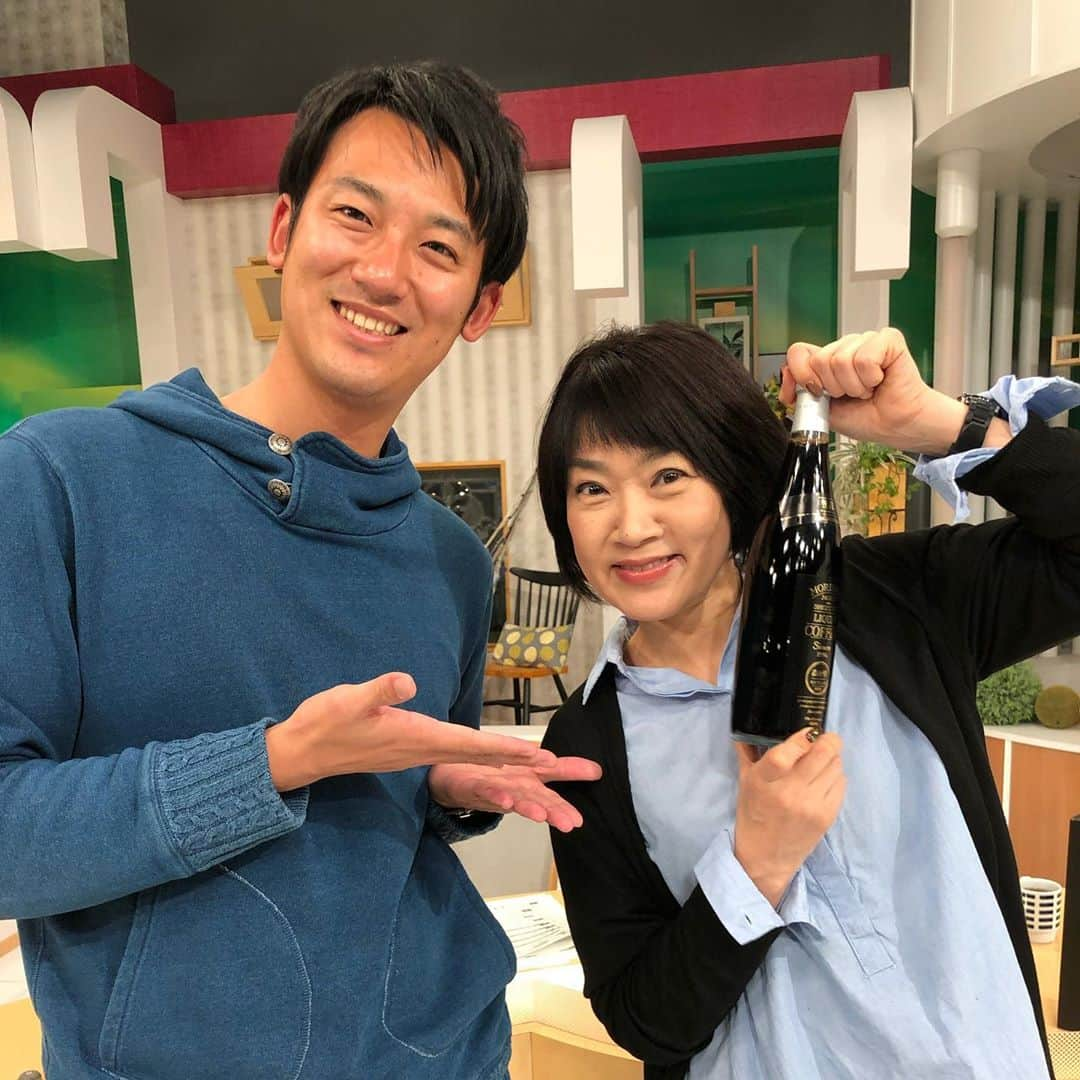 福本義久さんのインスタグラム写真 - (福本義久Instagram)「【明るい散歩今日がラスト】  とにかく明るい安村さんから引き継いで2年、200店以上のお店をアポなし取材。協力してくださった方々に感謝です🙇‍♂️ 来週から火曜日に、そして名前とテイストも変わりますが石井さんとのコンビは変わりません😊  石井さんと千堂さん、ディレクター3人(のちに2人)と技術チームで作ってきた明るい散歩、来週からはさらにパワーアップします！！ 今後もよろしくお願い致します！  #みんテレ #明るい散歩 #街ブラ #ラスト #とにかく明るい安村 さん #続木アナ #石井雅子 さん #千堂あきほ さん #心残りはシンガポール #UHB #アナウンサー #福本義久」4月8日 21時07分 - uhb_fukumoto