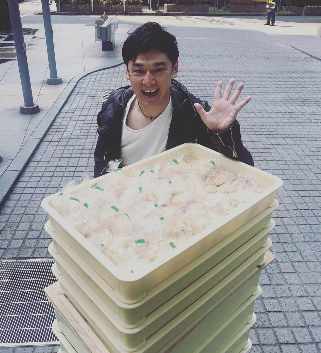 宮田麺児のインスタグラム：「圧巻のパン 小麦の風  #パン工房ラビット」