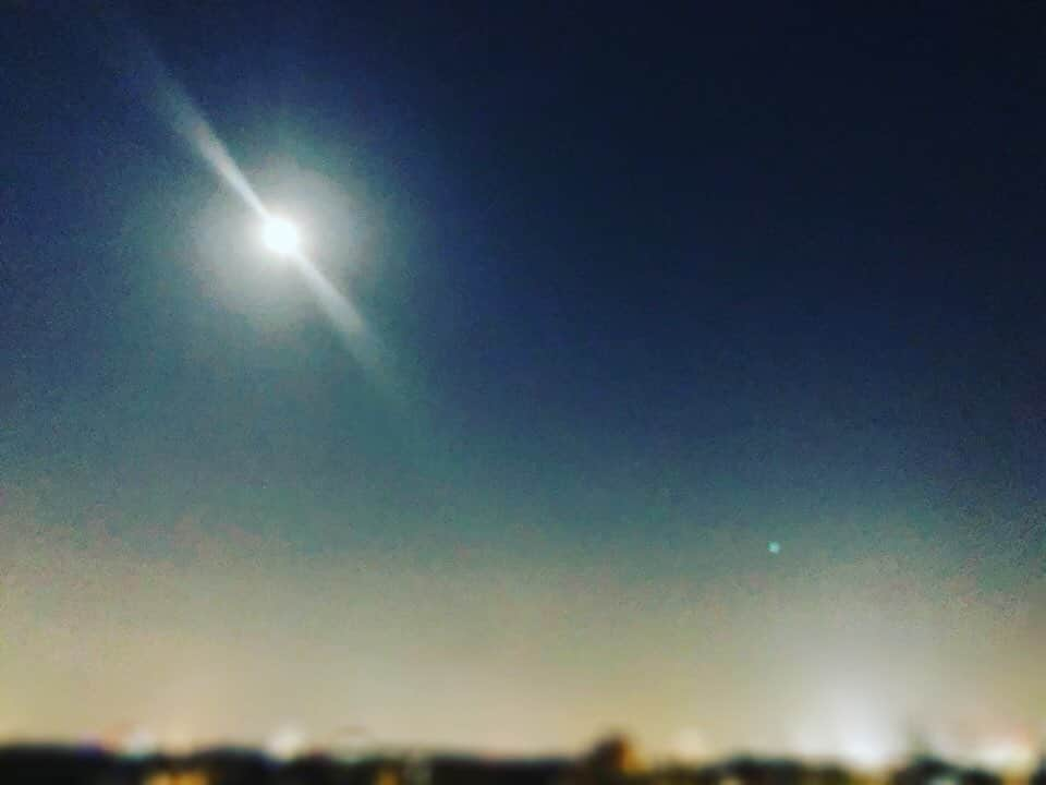 田中マヤさんのインスタグラム写真 - (田中マヤInstagram)「2020年スーパームーン🌕 キレイ✨ 新月に向けて、デトックスしよ😌 ・ おやすみなさい🌙 ・ #スーパームーン #満月 #月 #stayhome #fullmoon #superfullmoon #love #셀스타그램 #셀피 #셀카 #일상 #데일리 #뷰티 #미용 #좋아요 #달 #보름달 #슈퍼문　#お月様 #ピンクムーン　#空を見上げて」4月8日 22時31分 - tanakamaya__official