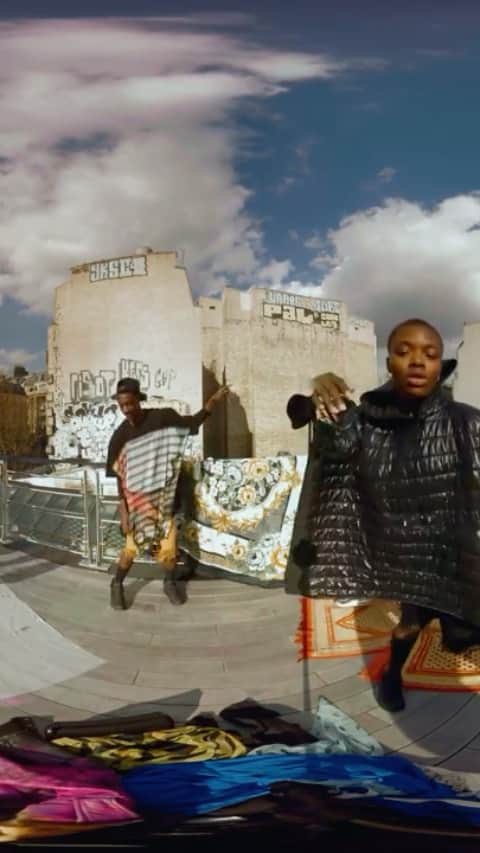 アンドレアクルーズのインスタグラム：「360 live video on the roof top of café Barbès」