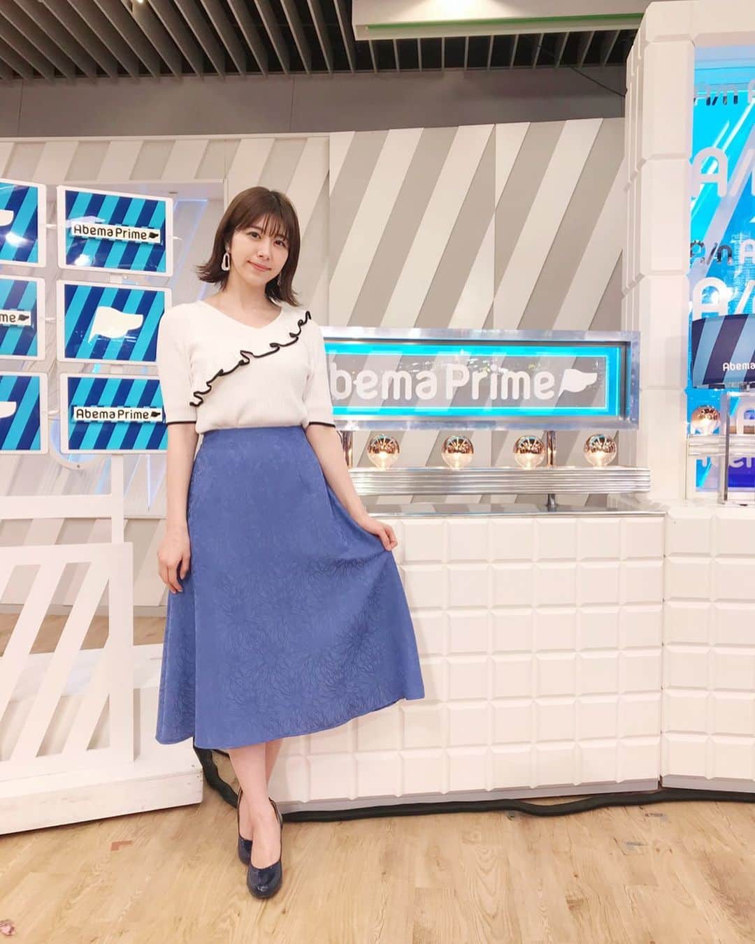 のインスタグラム：「. AbemaPrimeありがとうございました🦋 大学生の頃からの友人の 池澤あやか @ikeay と初共演出来ました☺️💓 あっという間の2時間ですごく勉強になりました！  そして最後にアカペラ&ダンスを披露するという笑 1週間以内だと見られるそうなので、 気になる方は見てみてください😂  衣装は @astoriaodier でした🌸」