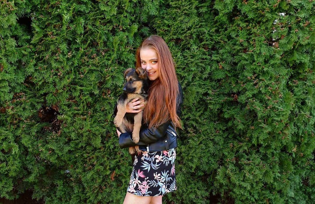 ゴーダ・ブトクテさんのインスタグラム写真 - (ゴーダ・ブトクテInstagram)「And the last photo from yesterdays " photoshoot " with our new family member 🐶 . . . . #instagood #ginger #gingerhair #puppiesofinstagram #dog #quarantinelife #kaunas #lietuvosmerginos #lietuva #kaunas #love #instagram #photooftheday」4月8日 23時47分 - godabutkute