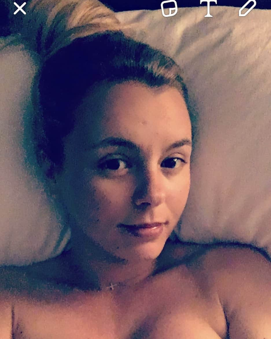 ブリー・オルソンさんのインスタグラム写真 - (ブリー・オルソンInstagram)「Stealing from my snap lol MORNING!」4月8日 23時59分 - breeolson