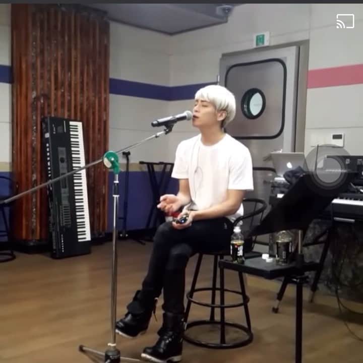 SHINeeのインスタグラム：「Happy birthday Jonghyun! We miss you and love you everyday  5ever 💙」