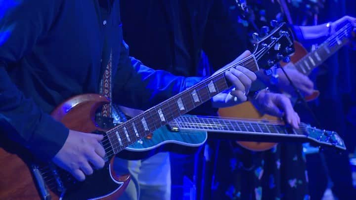 テデスキ・トラックス・バンドのインスタグラム：「For the dramatic conclusion of this "In Memory of Elizabeth Reed" and two full sets of TTB music from the Ryman Auditorium in Nashville on February 29, 2020, tune in tomorrow night at 8pm ET at Facebook.com/DerekAndSusan, Youtube.com/TTBFromTheRoad or nugs.tv for a free full concert from the TTB archives.」