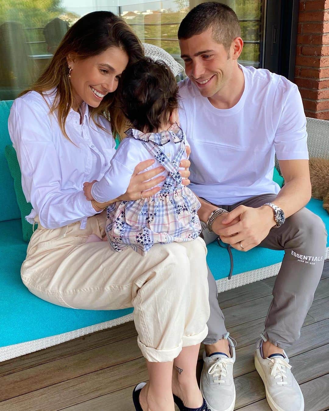 セルジ・ロベルトのインスタグラム：「Happy Passover ! Hope everyone is healthy and safe❤️」