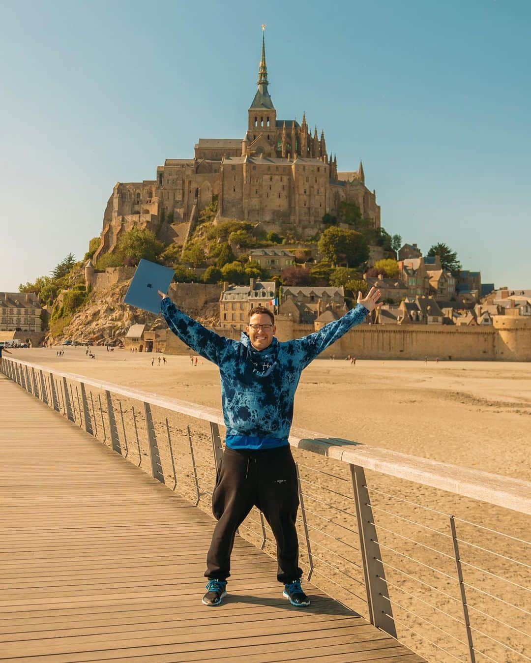 ティモシー・サイクスさんのインスタグラム写真 - (ティモシー・サイクスInstagram)「Being stuck in one place for so long has me reminiscing about all my trips and I am just SO damn grateful that I got to work and travel all over the world when I had the chance with my brother and @karmagawa cofounder @badboi like here on our trip last summer to Mont Saint-Michel, France! This magical town is truly a bucket list place EVERYONE should visit at least once in their life as the water rises all the way up to the gravity-defying medieval monastery behind us each night turning it into an island...it’s absolutely CRAZY to see in person. And aside from just traveling for fun, we promise that when this quarantine ends, we’re going to go even harder with our trips and charity work because there are SO many communities that will need support mote then ever so it’s our honor to help in their time of need. Stay tuned for some more upcoming donations like our recent $50,000 donation to @directrelief as there are SO many more causes, animals, children and communities that we’re excited to help! #wbw #gratitude #workfromanywhere #laptoplifestyle #montstmichel #mobileoffice #jewswithviews」4月9日 6時36分 - timothysykes