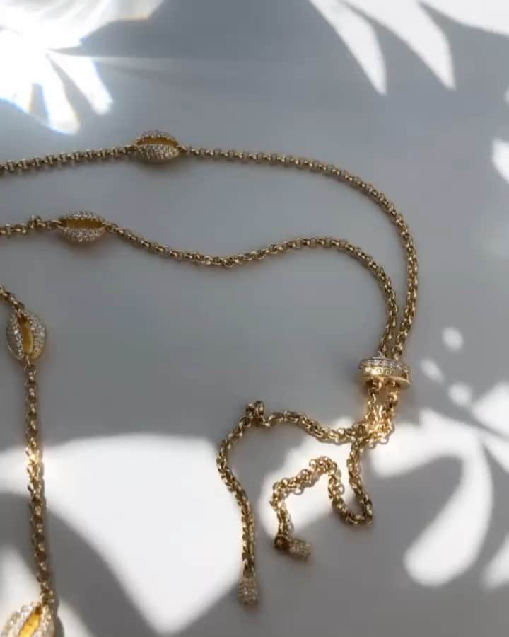 のインスタグラム：「🌟SHELL NECKLACE🌟 最近のお気に入り💜  #kikaprette #modern #apmmonaco #孫娘　#モナコ #ネックレス　#南フランス」
