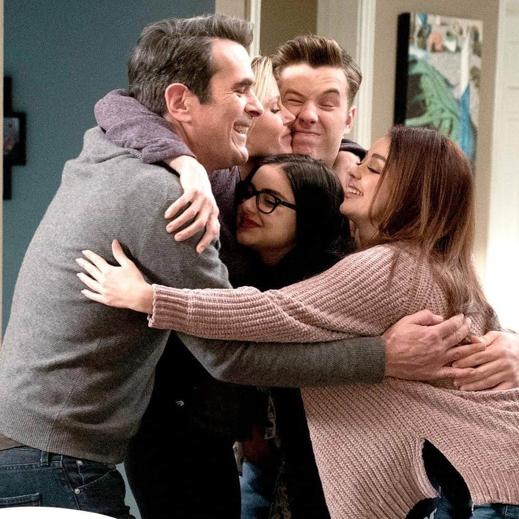 Nolan Gouldさんのインスタグラム写真 - (Nolan GouldInstagram)「11 years. 1 happy family. East Coast's 2 hour @abcmodernfam Farewell begins now. Take one final ride with the Dunphys, Pritchetts, Delgados, and Tuckers.」4月9日 9時01分 - nolangould