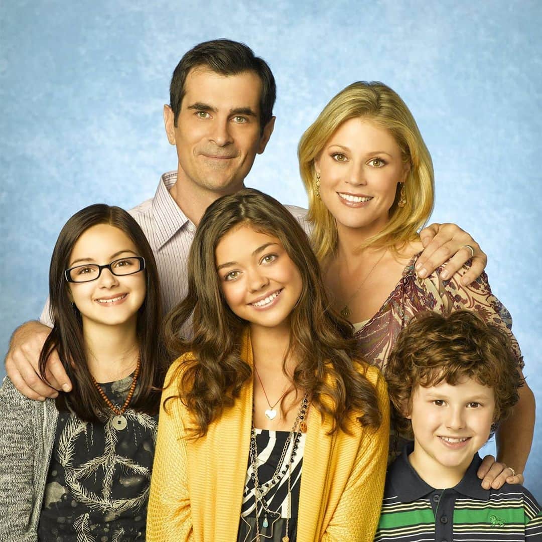 Nolan Gouldのインスタグラム：「11 years. 1 happy family. East Coast's 2 hour @abcmodernfam Farewell begins now. Take one final ride with the Dunphys, Pritchetts, Delgados, and Tuckers.」