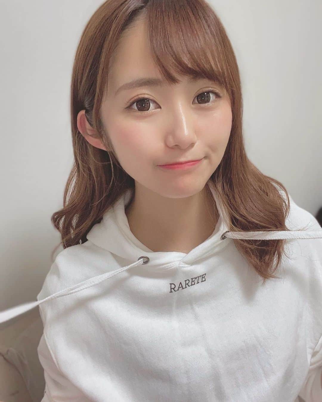のインスタグラム：「. おはビ🍺 . 今日も配信ありがとうございました！ 夜はお休みなので次回は明日の朝7時から☀ . ぜひ遊びに来てください☺️💗💗 . 10日20:30~と11日の14時からはお料理配信です😊 . #ミクチャ #mixchannel #mixchannelライブ配信」