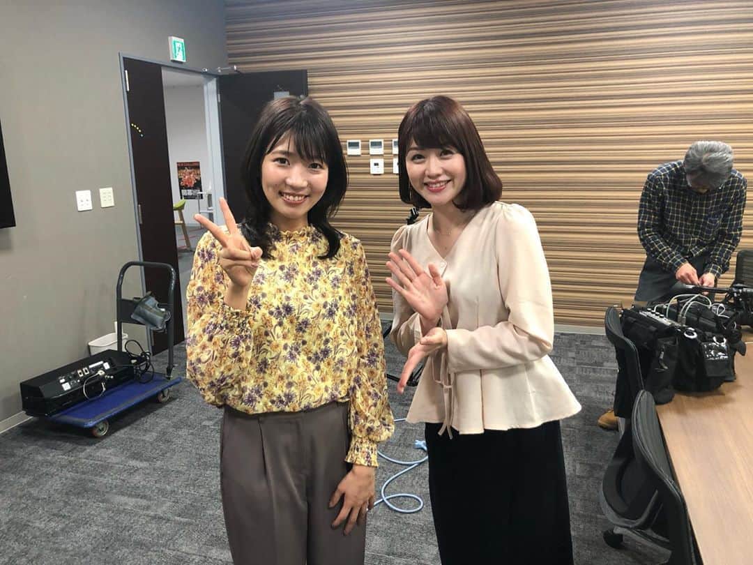 高井瑛子さんのインスタグラム写真 高井瑛子instagram Uxのアナウンス部に新しい仲間が加わりました 小池れいあ アナウンサーです 先日 一緒にprを撮影しました ドキドキする と小池アナが言っていて なんだか私もそわそわしてしまいました