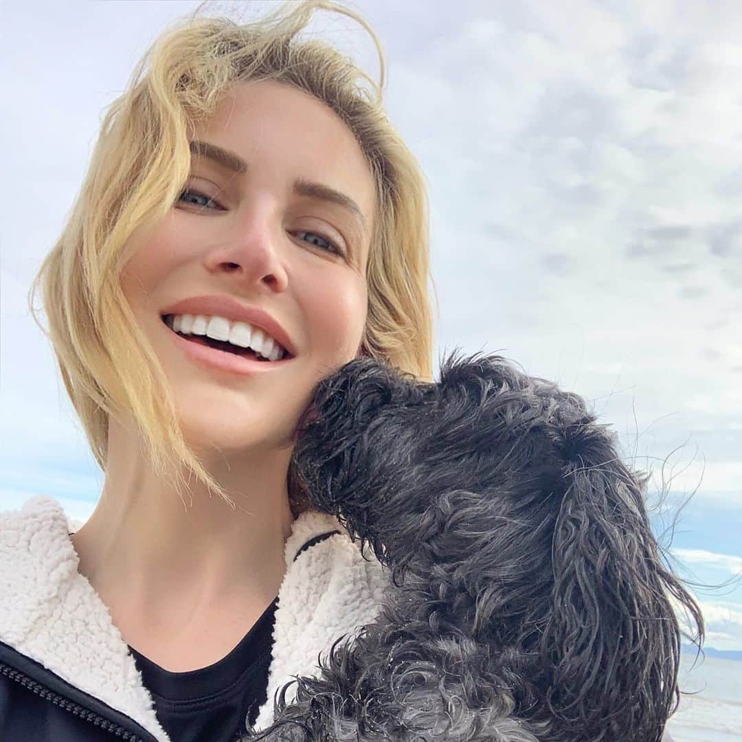 ステファニー・プラットのインスタグラム：「All I need for quarantine 🍜🍝 this little noodle head」