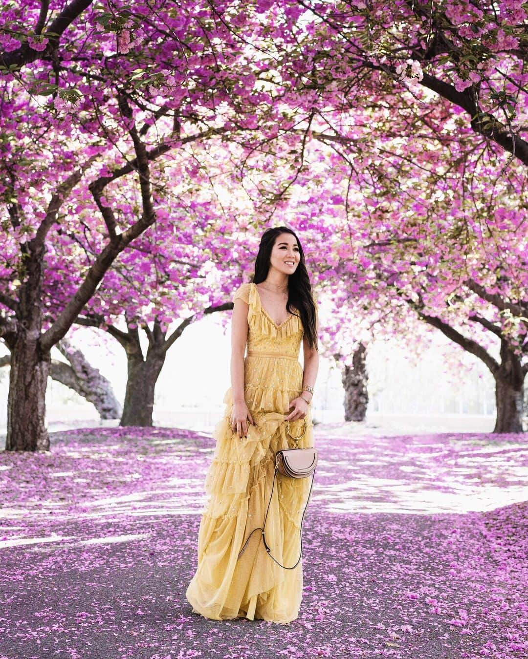 ウェンディー・グエンさんのインスタグラム写真 - (ウェンディー・グエンInstagram)「Bringing you some cherry blossom delight from many moons ago 🌸🌸🌸 #brooklynbotanicgarden #ny #stayhome」4月9日 10時22分 - wendyslookbook