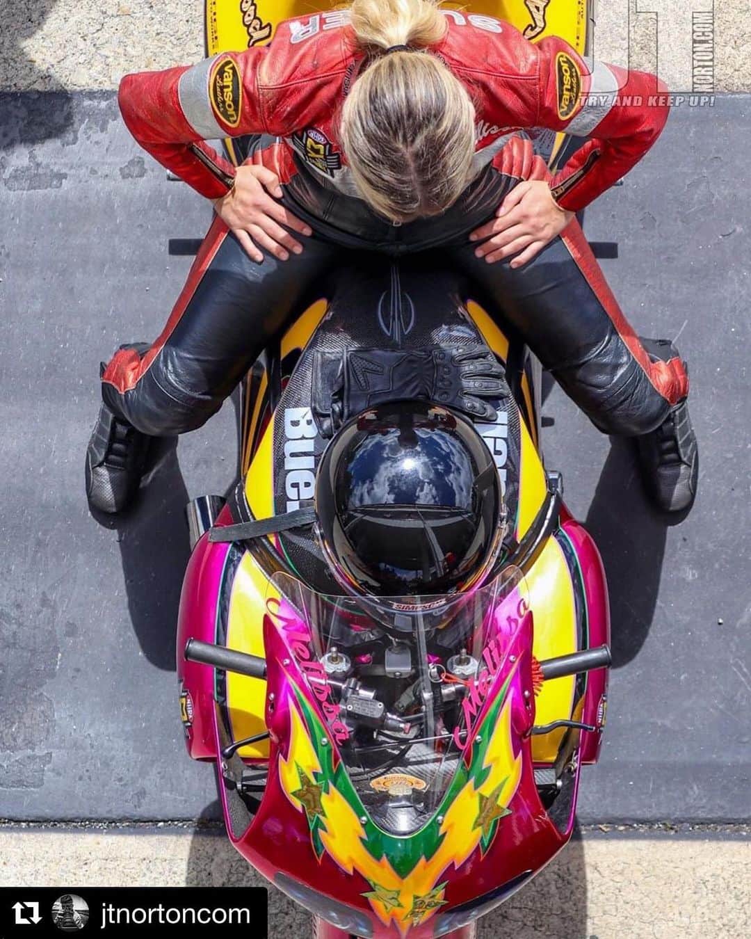 バンソンさんのインスタグラム写真 - (バンソンInstagram)「#Repost @jtnortoncom with @get_repost ・・・ She is ready and waiting! Melissa Surber NHRA  www.Dragbike.com  #dragbike #dragbikecom #tryandkeepup #motorcycle #dragracing #motorcycledragracing #pickalane #icametowin #prostock #nhra #girlpower#vansonleathers」4月9日 10時37分 - vansonleathers