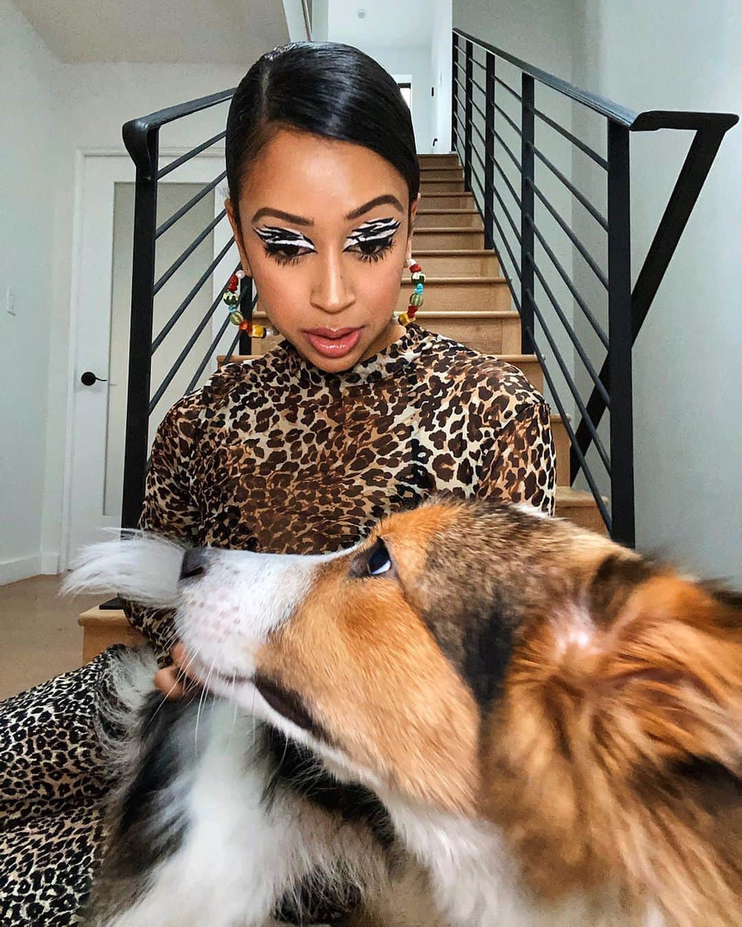 リザ・コッシーさんのインスタグラム写真 - (リザ・コッシーInstagram)「zebra prints on a cheetah prince」4月9日 10時29分 - lizakoshy