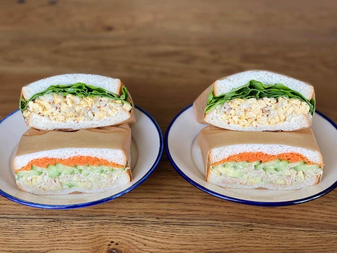 高山直子さんのインスタグラム写真 - (高山直子Instagram)「残り物サンド🥪❤️ 昨日の手巻きの残りをボリュームサンドに🤤 なんかコツ掴めてきた！ ちょっと美味しすぎてすみませーん🤤笑  #喫茶なおコロ #日替わりサンド#ボリュームサンド #残り物アレンジ#おうち喫茶」4月9日 10時53分 - nao_70koro