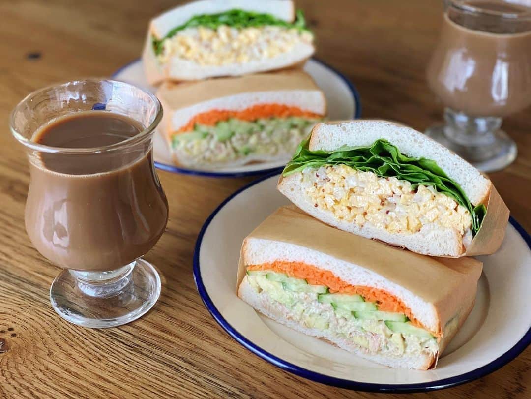 高山直子さんのインスタグラム写真 - (高山直子Instagram)「残り物サンド🥪❤️ 昨日の手巻きの残りをボリュームサンドに🤤 なんかコツ掴めてきた！ ちょっと美味しすぎてすみませーん🤤笑  #喫茶なおコロ #日替わりサンド#ボリュームサンド #残り物アレンジ#おうち喫茶」4月9日 10時53分 - nao_70koro