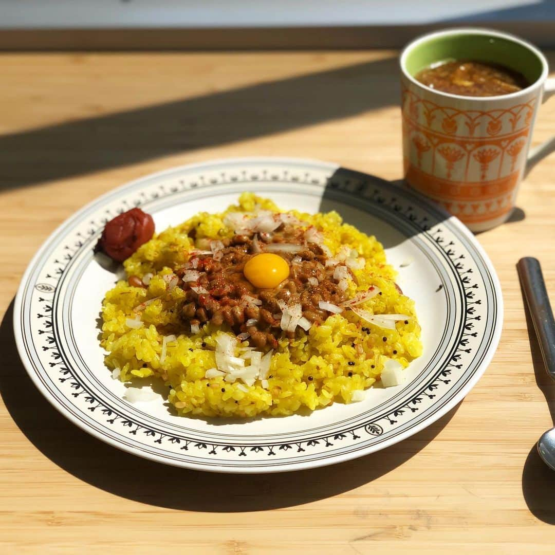 小宮山雄飛さんのインスタグラム写真 - (小宮山雄飛Instagram)「お昼は自宅でレモンライス。キーマカレーの様に見えて、実は納豆！これがめちゃ合うんだよ！　#レモンライス　#レモンライス東京　#おうちグルメ #隠れミッキー」4月9日 12時52分 - yuhikomiyama