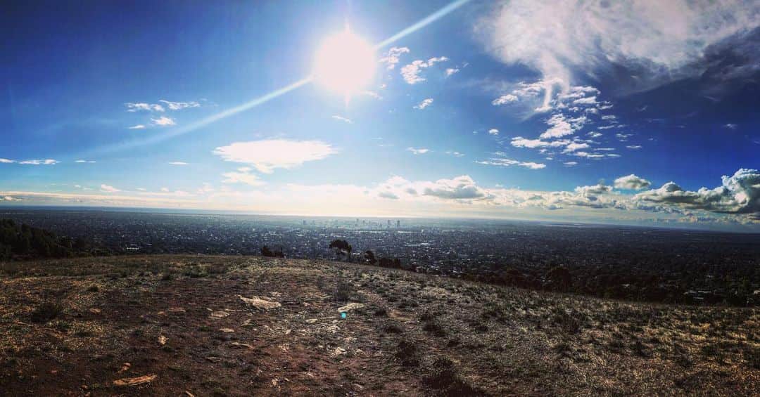 土井雪広のインスタグラム：「明日もまたこの景色見に行こう。#australia #Adelaide」