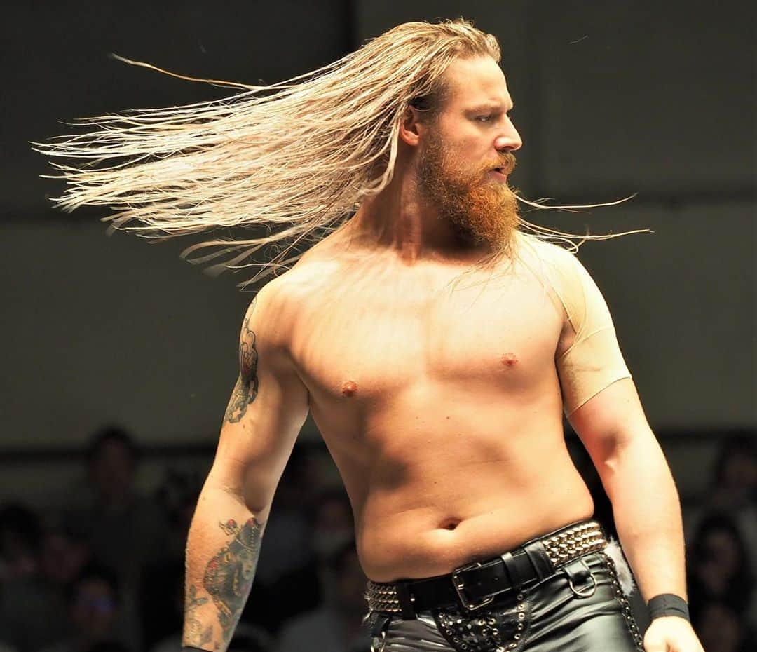 デビッド・フィンレーさんのインスタグラム写真 - (デビッド・フィンレーInstagram)「Always use conditioner. • #stayhome #stayhealthy #njpw #njpwworld #longhair #newjapanprowrestling #新日本プロレス #finjuice #davidfinlay #hairstyles  #デビッドフィンレー #prowrestling #wrestling #iwgp #hair #professionalwrestling #hairgoals #lockdown #lockdown2020」4月9日 23時13分 - supersuperdave