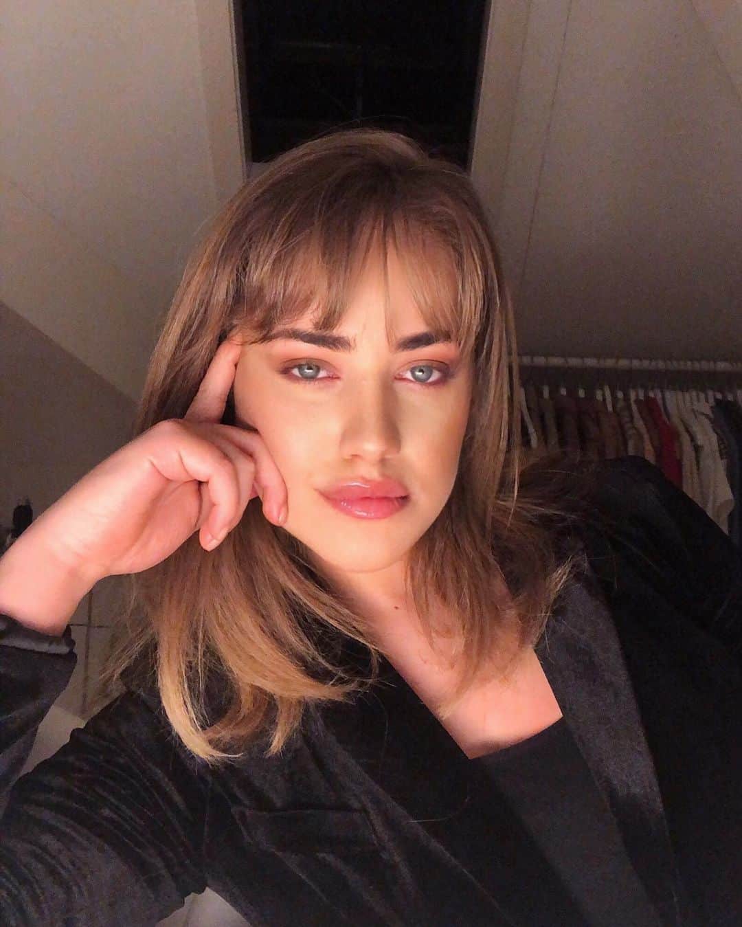 のインスタグラム：「Feeling like an adult with this new hair for once」