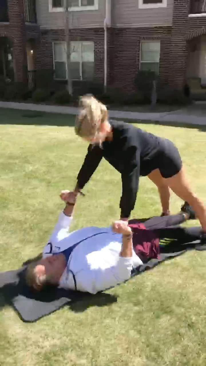 ドルフ・ラングレンのインスタグラム：「Let’s stay safe and stay in shape!😉👊🏻」
