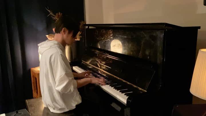 DE DE MOUSEのインスタグラム：「‪I made mistake though 🥴‬ ‪所々間違えて、最後盛大に間違うSpring String ‬ ‪♫Spring String from “Hello My Friend EP”‬ #dédémouse #dedemouse #デデマウス #電電鼠」