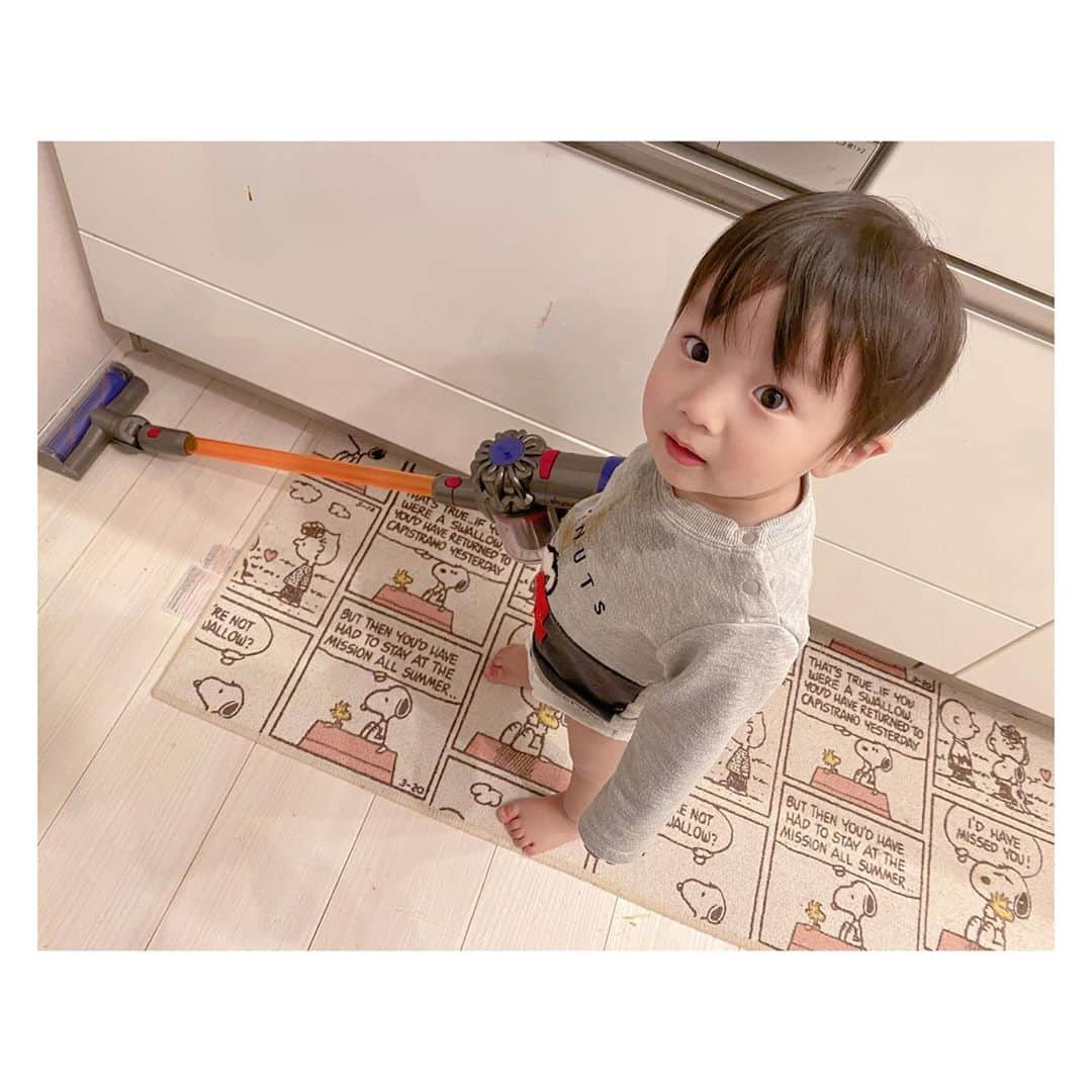 辻希美さんのインスタグラム写真 - (辻希美Instagram)「お掃除王子👶💕 昨日一歳四ヶ月になりました❤️ #お掃除王子 #幸空 #一歳四ヶ月 #👶💕💕」4月9日 23時53分 - tsujinozomi_official