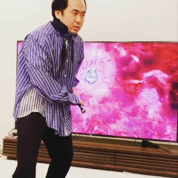 斎藤司のインスタグラム：「暇だよ 暇すぎるよ もはや廃人だよ  #早く呼吸したいね #このシーン一番好き #水の呼吸 #拾壱ノ型 #富岡義勇 #鬼滅の刃 #早く続きみたい #外で呼吸する時はマスクしてね #薄毛の呼吸 #毛滅の刃」
