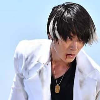 のインスタグラム：「医者達も必死で闘ってる バグスターをぶっ潰す為に今は家に居て一緒に闘ってくれ。 何も失わない為に  仮面ライダースナイプ 花家大我 #ヒーローが子供達を元気にする」