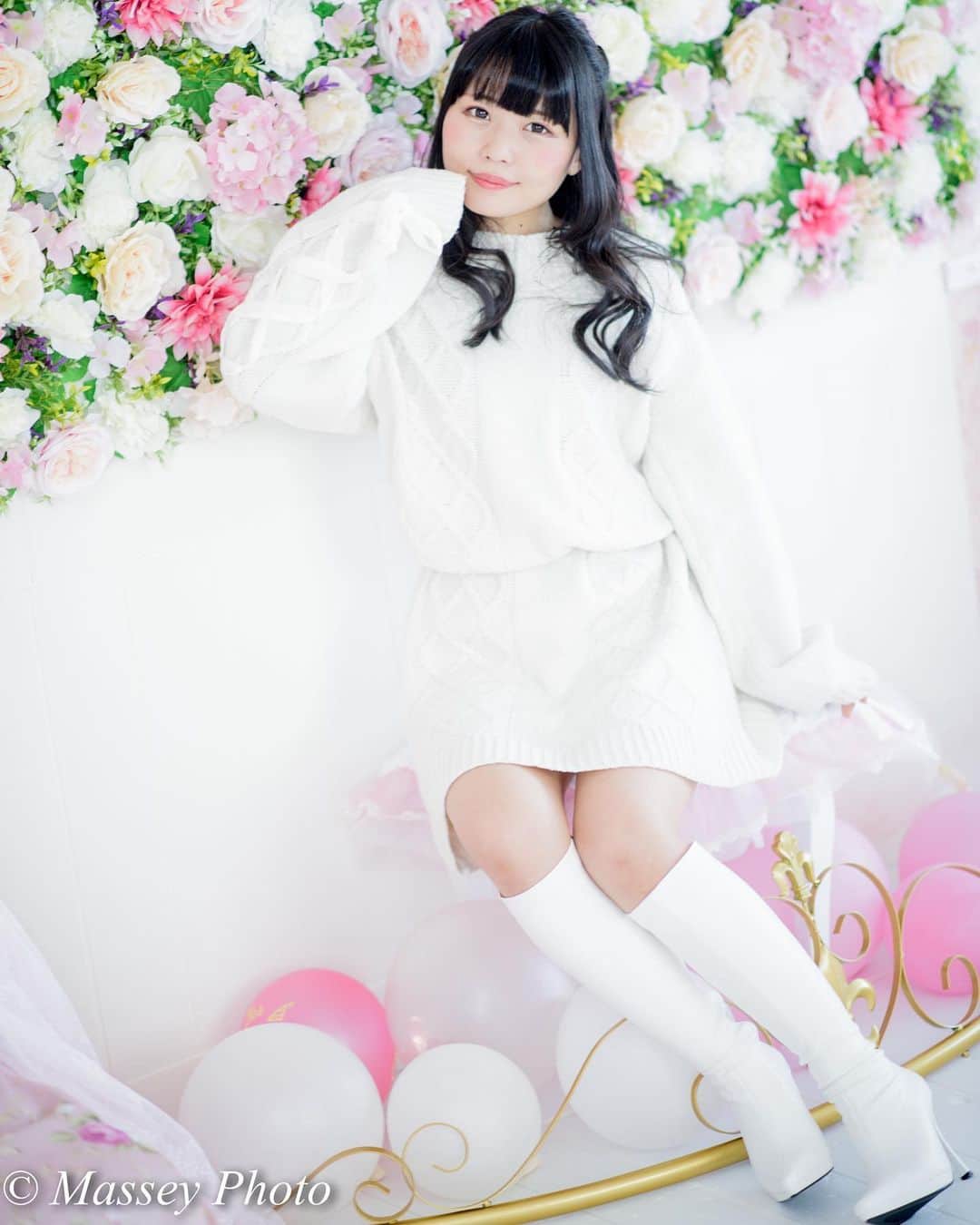 のインスタグラム：「. . . . 「スタジオ フラワーベア」で撮った写真です。 モデルは、SAKIちゃんです。 It is a picture taken in the studio “Studio Flower Bear”. Her name is SAKI. . . #ポートレート #ポートレート女子 #ポートレートモデル #ポートレート撮影 #ポートレート部 #ポートレイト #ポトレ #被写体 #モデル #被写体モデル #写真部 #東京カメラ部 #サロンモデル #撮影会モデル #撮影会の女神さま #portrait #excellent_portraits #girlsphoto #cute #lovers_nippon_portrait #portrait_perfection #portraitphotography #japanesegirl #japanesemodel #model #tokyogirl #모델촬영 #인물사진」