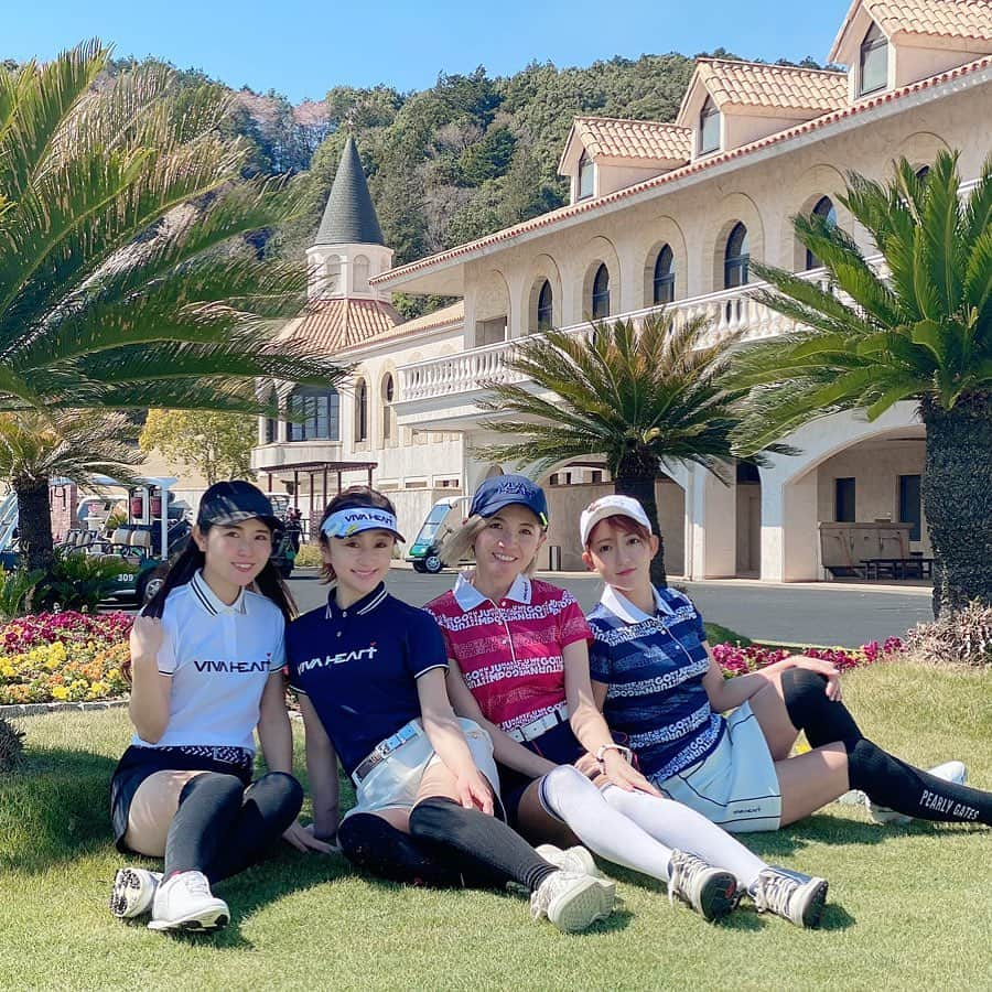 大河内美紗のインスタグラム：「❤️VIVA HEART双子コーデ×2❤️楽しいメンバー⛳️いいお天気⛳️ はやくみんなでわいわいゴルフに行きたい❣️ #ゴルフ #golf #バンカー #キャスコ #キャスコ女子ゴルフ部 #sdn48 #ゴルファナ #ladiesgolf #golfhotties #golfbabes #golflife #golfstagram #japanesegirl #model #lovegolf #girlswhogolf #cute #golfer  #ゴルフ大好き #golfholic #高尔夫球 #골프 #ゴルフコーデ #golf #instagolf #ゴルフ女子 #golfer #golfgirl #ゴルフのトリセツ」