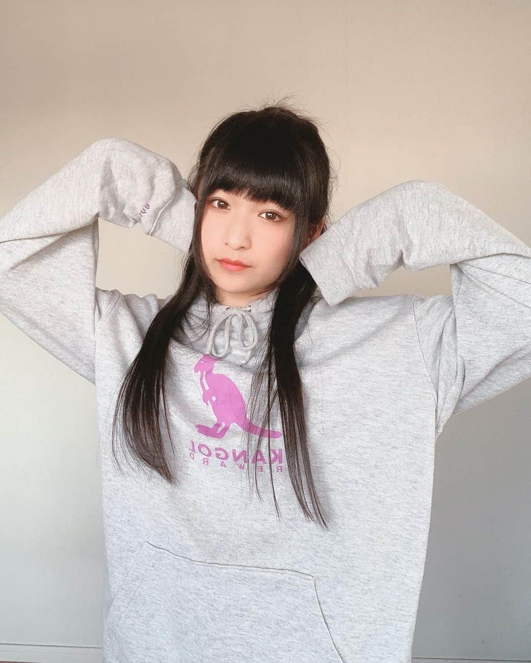 りりりのインスタグラム：「ハーフおだんご🥴 #りりり #おだんご見えてない」
