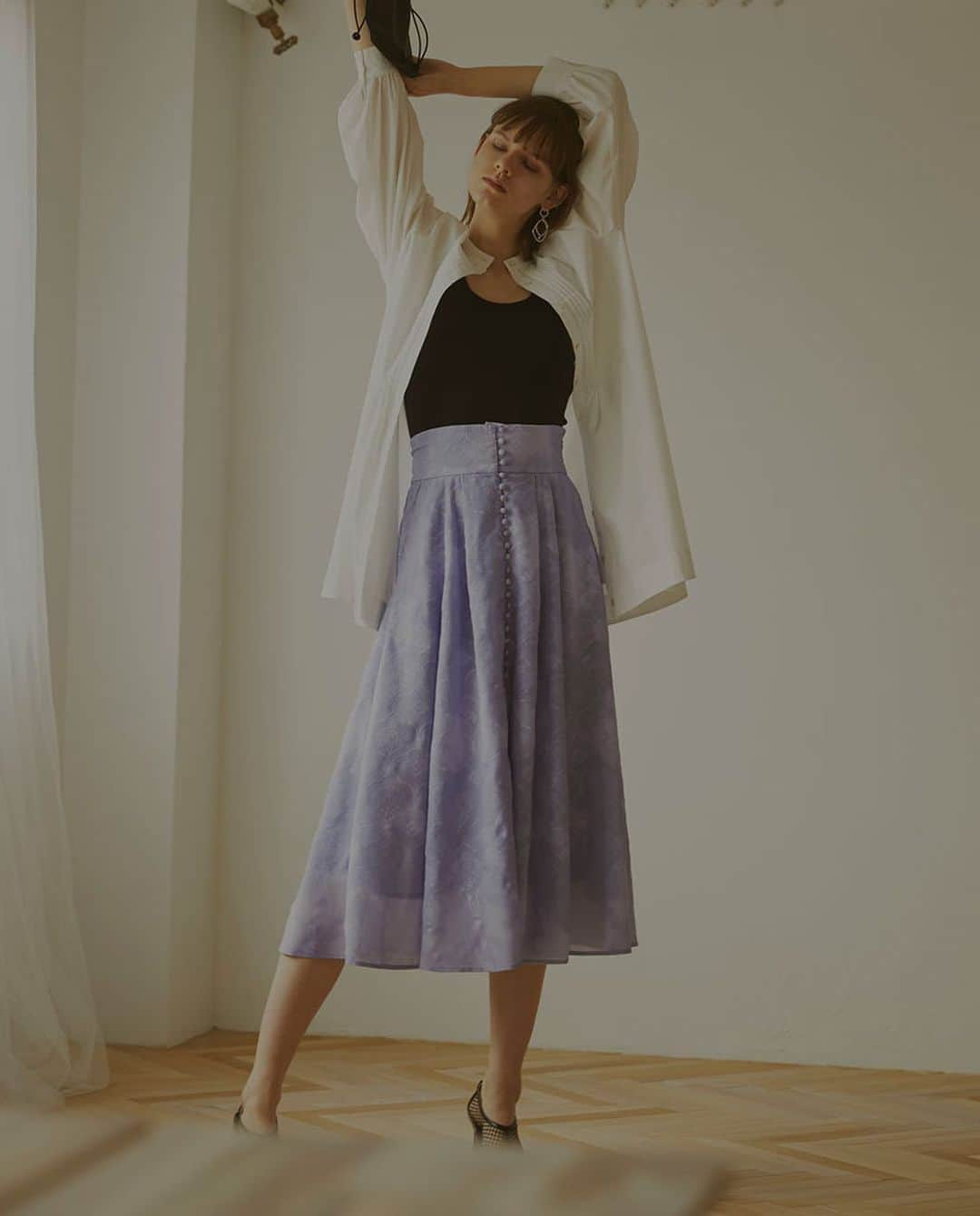 Ameri vintageさんのインスタグラム写真 - (Ameri vintageInstagram)「04.10(fri)12:00. MEDI LAMP EMBROIDERY SKIRT will be released. . #ameri #amerivintage #shopping #fashion #japan #skirt」4月9日 18時20分 - amerivintage