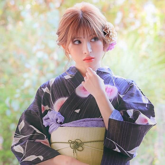 DazzyStoreさんのインスタグラム写真 - (DazzyStoreInstagram)「♡2020年新作 YUKATA by dazzy♡ 4/9(thu) #PICKUP⇒ el90420 ¥8,780+tax⠀⠀⠀⠀⠀ . 色鮮やかなぼかしが印象的な浴衣セット👘 昔から愛されてきた「アザミ」の花は女性らしさを醸し出してくれます✨ 浴衣独特の色合いが楽しめる「染料染め」仕立てで、通気性もよく着心地も◎ アレンジ自在な単帯(ひとえおび)と浴衣にあわせた下駄がついてきます♥ .⠀ model→ @yunkoro519⠀⠀ #小原優花 #ゆんころ .⠀⠀⠀⠀⠀ #dazzy #dress #dazzystore #通販 #ドレス #ファッション #可愛い #CUTE #キャバ #キャバドレス #キャバ嬢 #ミニドレス #タイトドレス #ナイトドレス #ニュークラ #ガールズバー #ネットショッピング #いいね #フォローミー #thanks # #ドレス買うならdazzy #beautiful #shooting #下着も充実してるdazzystore #浴衣 #summer #YUKATA」4月9日 18時27分 - dazzy_official