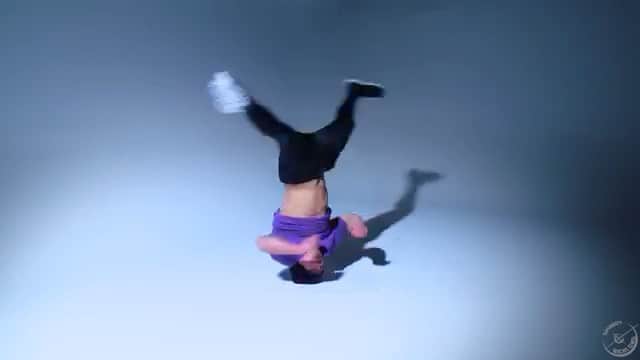大野愛地のインスタグラム：「THIS IS HEADSPIN.  #aichiono #questcrew」