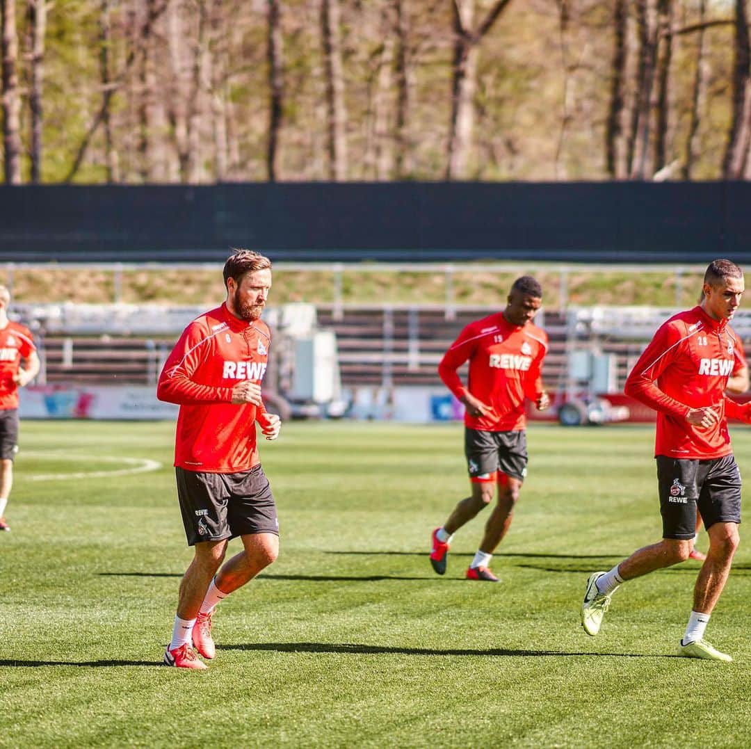 マルコ・ヘーガーのインスタグラム：「#abstand halten 🛑 @fckoeln @nike  #stayathome #corona #fight #together #training #blessed #healthy #effzeh #cologne #mh6 #liebedeinestadt」