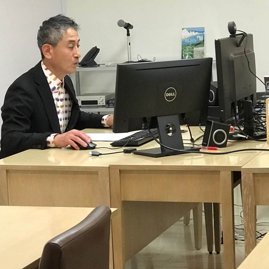 アカデミー・デュ・ヴァン Academie du Vinのインスタグラム：「🎥野村貴一先生のライブ配信🎙皆さん、聞こえますか〜？🍷」