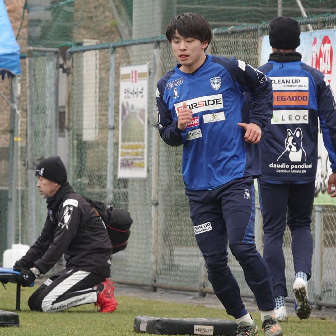 横浜FCさんのインスタグラム写真 - (横浜FCInstagram)「- 広報'sアルバムからPick Up!!📷 - #yokohamafc #横浜FC #RECORDTHEBLUE #マギーニョ #皆川佑介 #星キョーワァン #斉藤光毅 #志知孝明 #熊川翔 #手塚康平 #カルフィンヨンアピン #瀬古樹 #中村俊輔 #齋藤功佑 #松浦拓弥」4月9日 20時22分 - yokohamafc_official