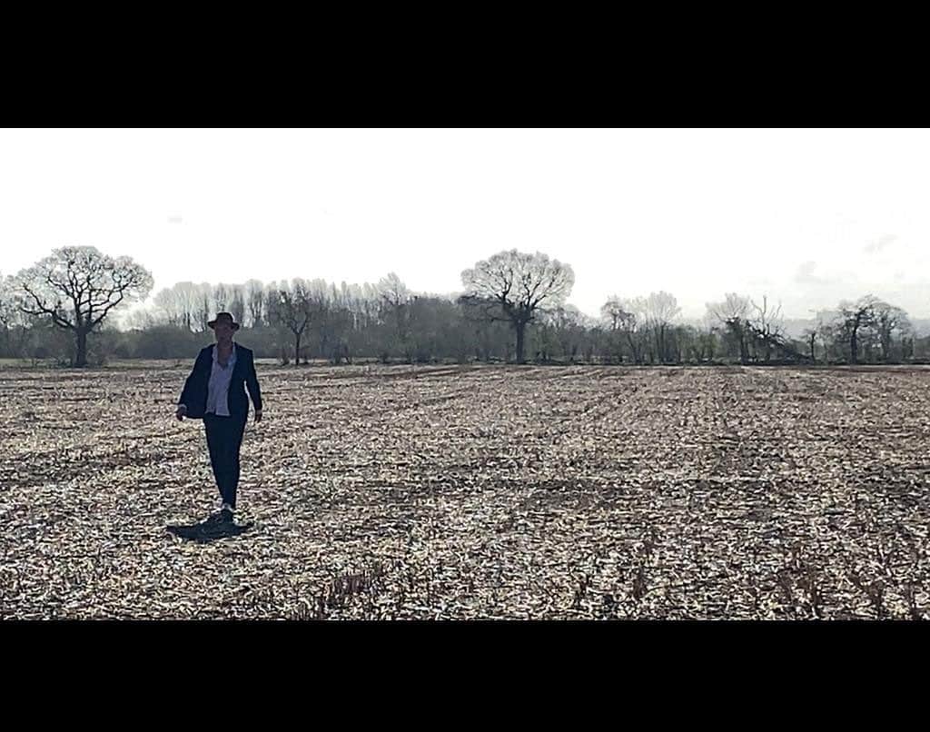 ラファティ・ロウのインスタグラム：「Isolation. Taking shape...great morning 🎥🎬 @darrenstrowger 🎬 @jasper_jf」