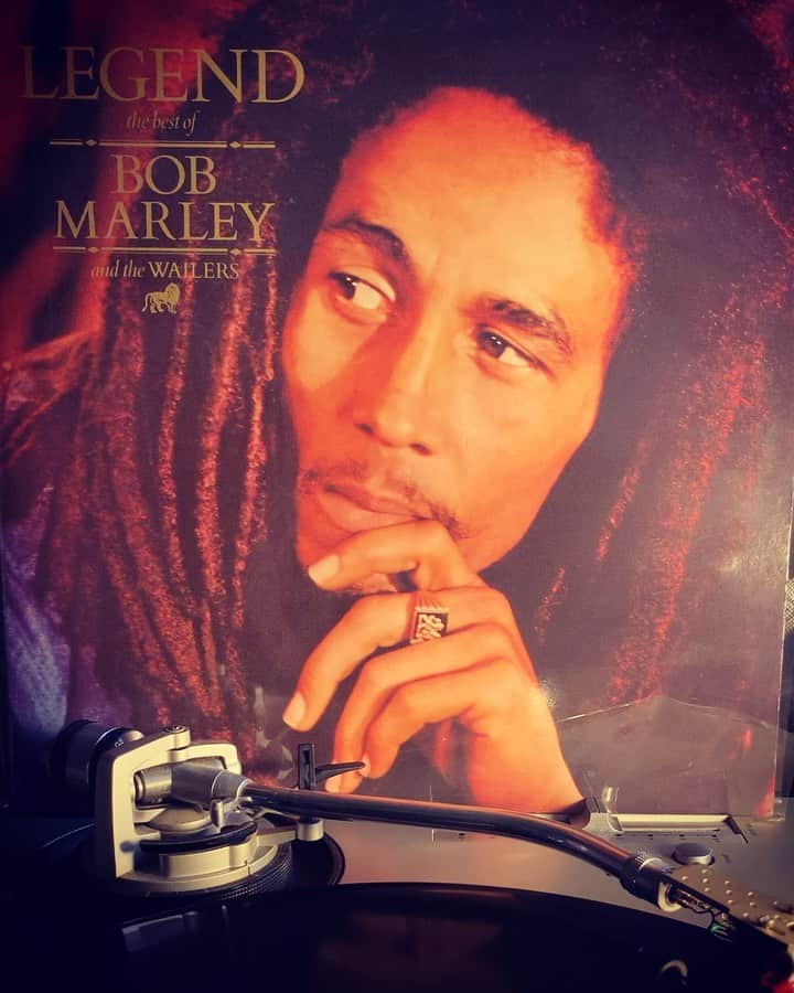 HAYATOのインスタグラム：「#Everything's gonna be all right!  #良い時が来ると信じて  #我慢の時  #BRIDGET  #HAYATO  #japan  #1984年  #Bob Marley  #ボブ・マーリー＆ザ・ウェイラーズ  #アルバム  #Legend  #レゲエの神様  #No woman No cry  #音楽  #レコード  #好きな物が好き  #blackmusic  #reggae  #street  #roots  #culture  #history  #freedom  #grateful  #life  #love&peace  #simpleisbest」
