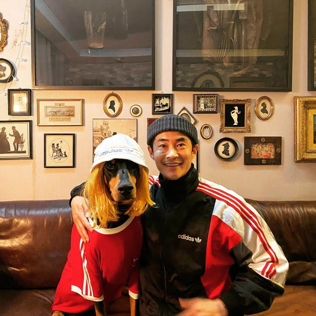 ペ・ジョンナムさんのインスタグラム写真 - (ペ・ジョンナムInstagram)「adidas hometeam 😄🐶💕💕💕 @adidas @adidaskr  #HOMEteam」4月9日 21時01分 - jungnam_bae