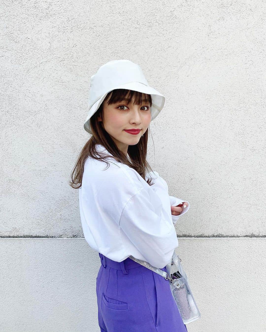 高橋野乃子さんのインスタグラム写真 - (高橋野乃子Instagram)「． お出かけはできないけれど📸 Officeの中でも帽子かぶってたりして笑 当たり前にお出かけできていたことが どんなに幸せなことなのか。 また幸せな世の中が戻ってきてお出かけしたいね🌏 #ののこの服」4月9日 21時20分 - _nonstyle_