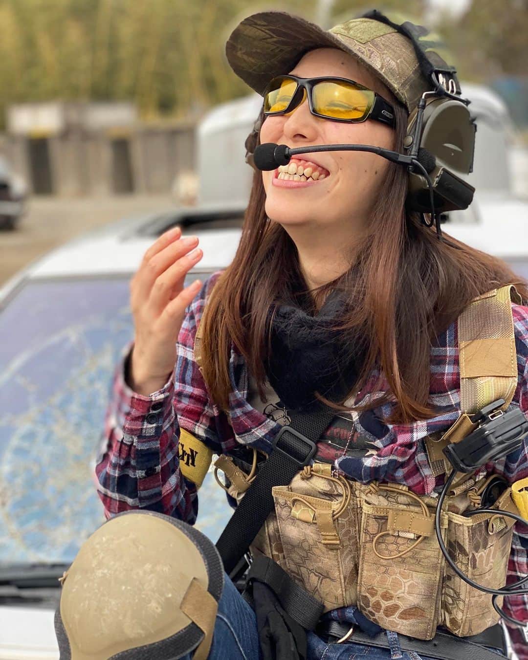 のインスタグラム：「How are you doing, guys?﻿ This time is so hard.﻿ But every cloud has silver lining.﻿ Get through this time together!!﻿ Don’t forget your beautiful smile😉﻿ ﻿ #サバゲー﻿ #サバゲーマー﻿ #サバイバルゲーム﻿ #サバゲー女子﻿ #ミリタリー﻿ #サバゲー女優﻿ #サバ嬢﻿ #女優﻿ #秋田﻿ #モデル﻿ #model﻿ #MC﻿ #japanesegirl﻿ #メガネ女子﻿ #サバゲー装備﻿ #KRYTAC﻿ #tridentmk2crb﻿ #airsoft﻿ #airsoftjapan﻿ #サバゲーしたい﻿ #サバゲーマーさんと繋がりたい﻿ #写真好きな人と繋がりたい」